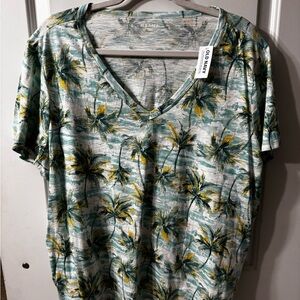 Old Navy Palm-Print V-Neck Tee in Green, Yellow & Cream